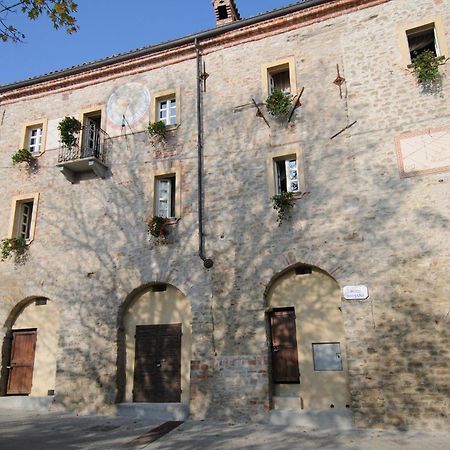 Dimora Storico Romantica Il Sole E La Luna Cerretto Langhe Buitenkant foto