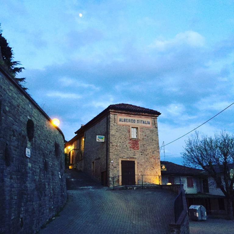 Dimora Storico Romantica Il Sole E La Luna Cerretto Langhe Buitenkant foto