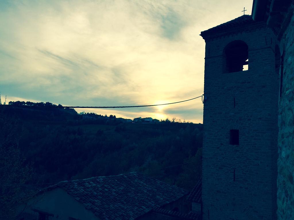 Dimora Storico Romantica Il Sole E La Luna Cerretto Langhe Buitenkant foto